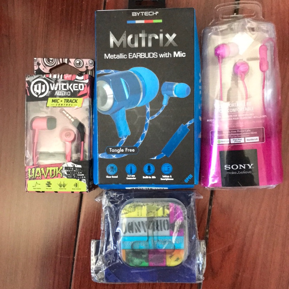 4 pairs of new/never opened headsets. Retail: $52